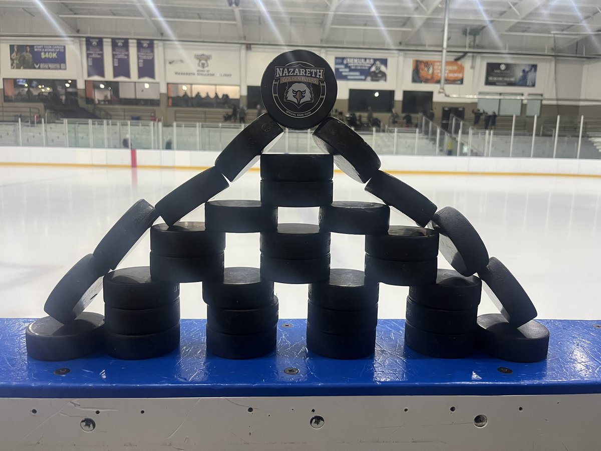 Faas_HockeyEQM's tweet photo. Game #15 vs Oswego! #GoNaz https://t.co/BRnyBPzFgT