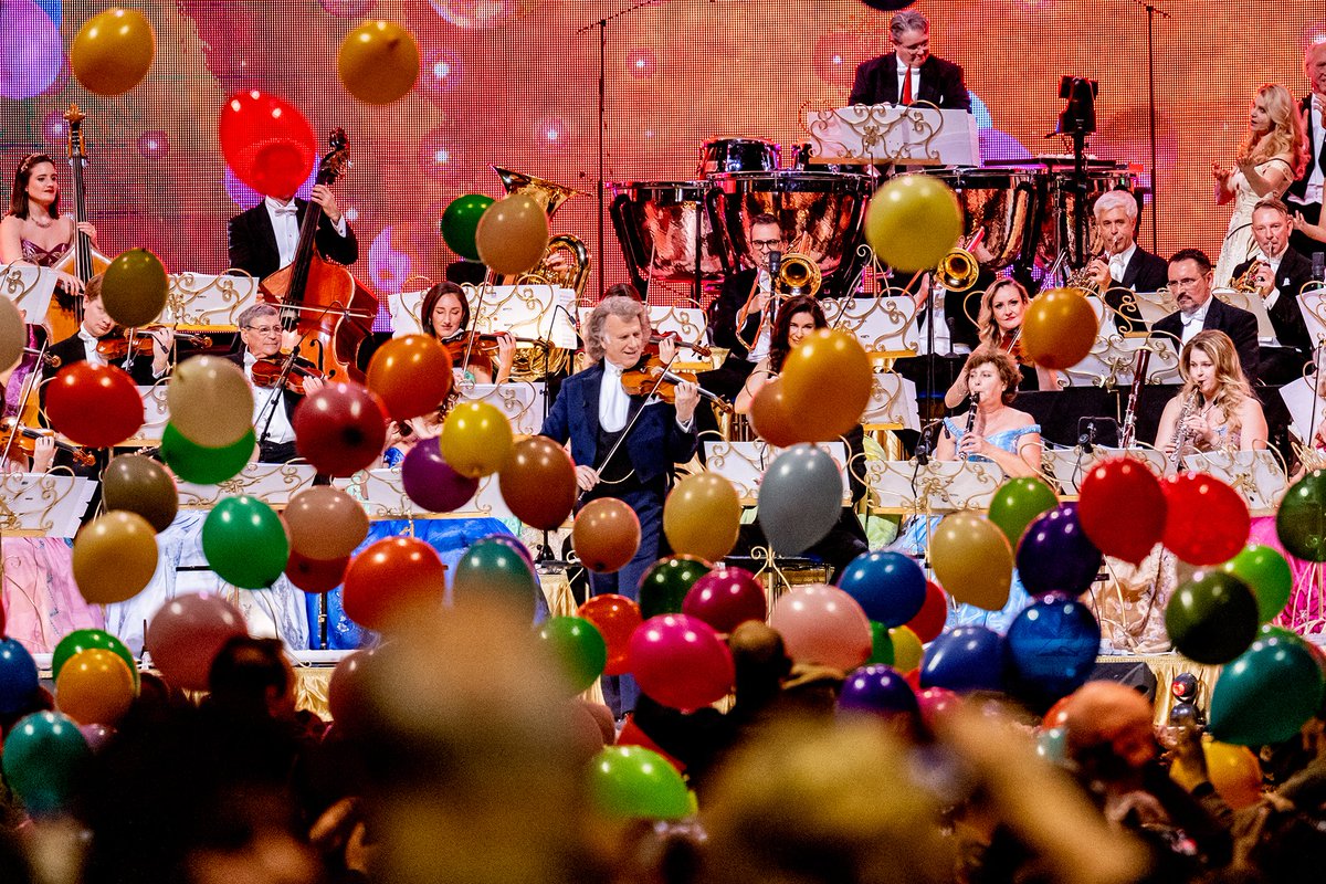 ZiggoDome's tweet photo. André Rieu en zijn Johann Strauss Orkest toverde de #ZiggoDome vanavond om tot een feestelijke balzaal. De sfeer was fantastisch, en het enthousiasme van André en zijn orkest werkte aanstekelijk! 🎉

Bedankt allemaal en tot volgend jaar op 10 januari 2026! 🧡 https://t.co/WH4SKEOw0j