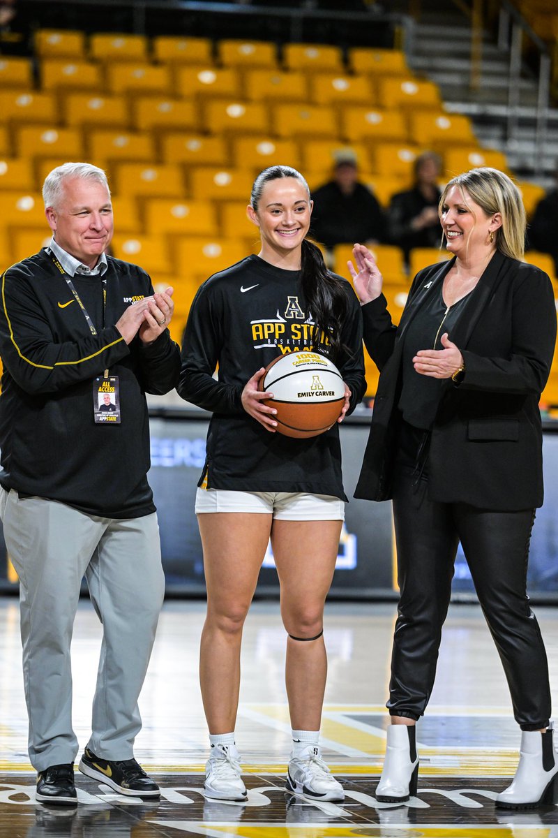 Today we celebrated Emily Carver for eclipsing 1,000 points in her career at App State! 

Emily became the 29th Mountaineer to reach 1,000 collegiate points on Nov. 24 against Richmond. 

#RareAir