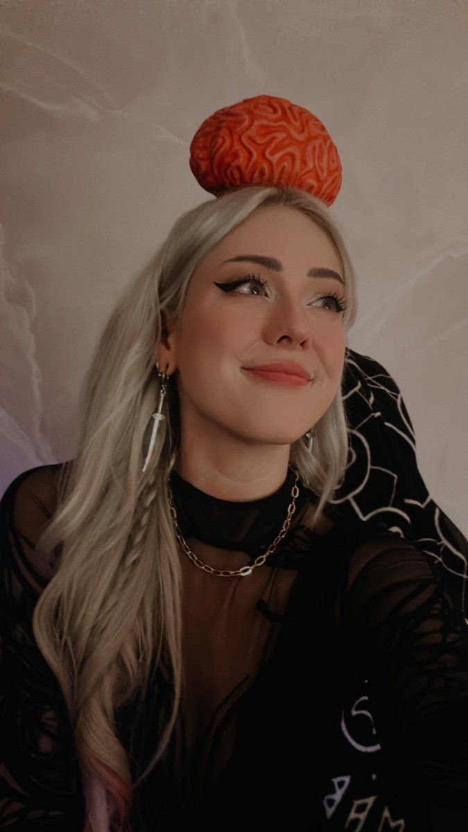𝕝𝕖𝕤𝕝𝕚𝕖 🦊 tweet media