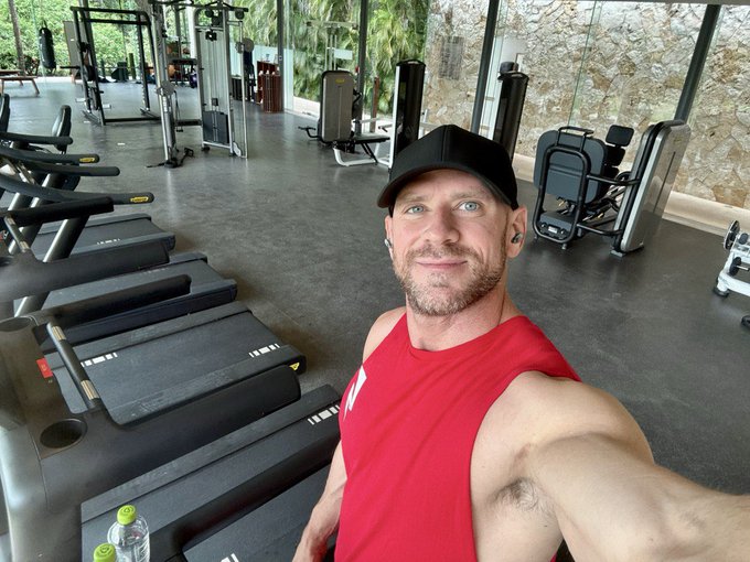 Watch JohnnySins's leaked NSFW photo on TwXstars