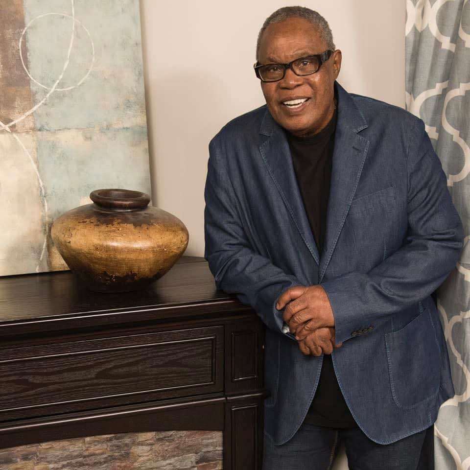 UnrealBluegrass's tweet image. In mid 2014 Sam Moore crossed into the world of bluegrass.
I took that as an opportunity to collect his wisdom on Steve Martin's Unreal Bluegrass. 
Before we started I told him to forgive me but I'd have to talk about Sam and Dave as well as his Bluegrass song.
So we did.
Live on…