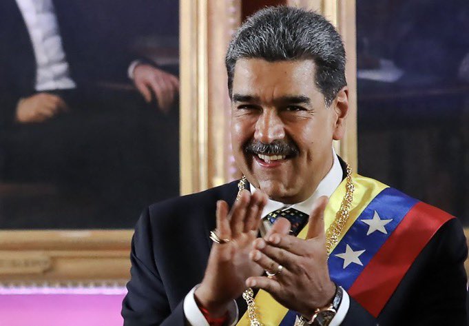 BpostJ's tweet photo. 🔴🇺🇲 | Les États-Unis ont augmenté vendredi  la prime à 25 millions de dollars pour toute information devant conduire à l’arrestation du Président vénézuélien Nicolas Maduro investi pour un 3e mandat, "un coup d'Etat" selon l'opposition. https://t.co/FswjCXzx4R