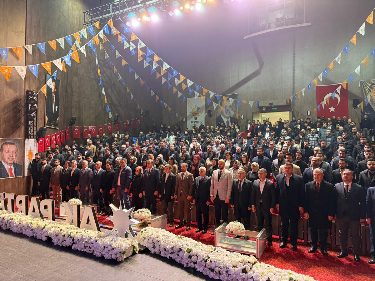 MustafaSahin72's tweet photo. Bugün 7.Olağan İl Gençlik Kolları Kongremizle birlikte görevi ağabeyim @aslannalper’den devraldım. Batman gençliği için bugüne kadar yapmış olduğu çalışmalar için çok teşekkür ederim. 

Batmanda AK Gençlik rüzgarını estirmeye devam edeceğiz.
#GeleceğeYönVer https://t.co/AQzdLPHAbo