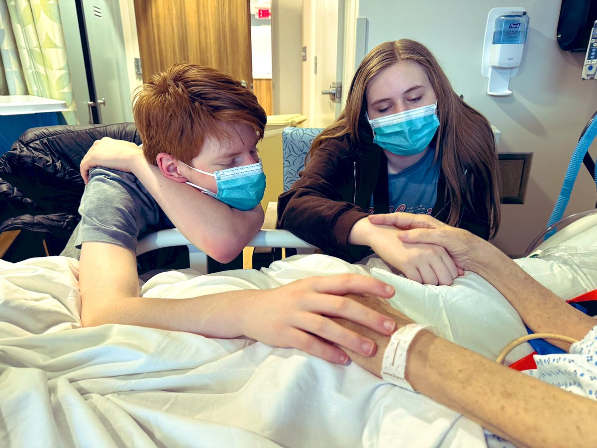 R. McLelland-Crawley 🌻 tweet media