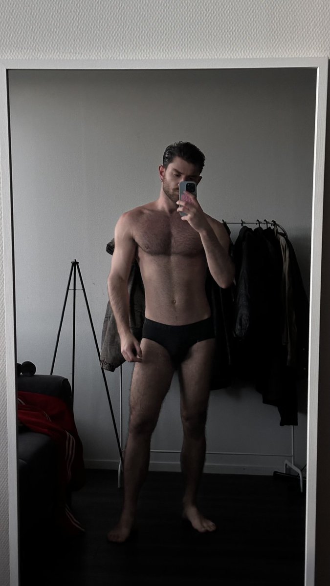 Sforsavvage's tweet photo. Need to clean my room https://t.co/q6ZE97PnEm