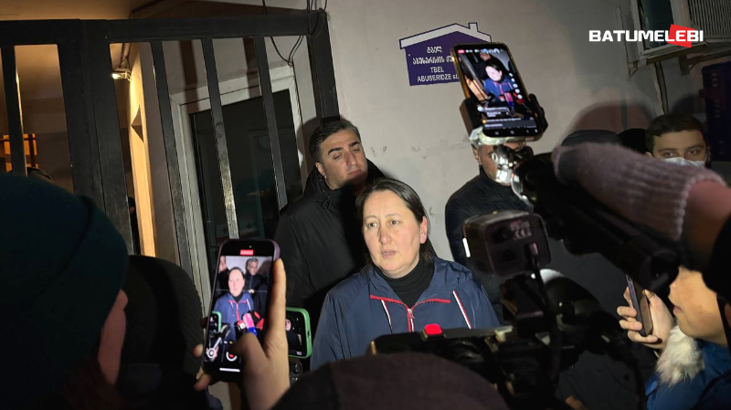 ბათუმელები • Batumelebi.ge (@batumelebi_ge) on Twitter photo ⭕️After the second arrest, the police are preventing the lawyers from visiting <a href="/MAmaghlobeli/">Mzia Amaglobeli | მზია ამაღლობელი</a>, leaving them unaware of the grounds for the arrest.
#GeorgiaProtests
#TerrorInGeorgia
#RepressionInGeorgia
x.com/Batumelebi_ge/… ⭕️After the second arrest, the police are preventing the lawyers from visiting <a href="/MAmaghlobeli/">Mzia Amaglobeli | მზია ამაღლობელი</a>, leaving them unaware of the grounds for the arrest.
#GeorgiaProtests
#TerrorInGeorgia
#RepressionInGeorgia
x.com/Batumelebi_ge/…