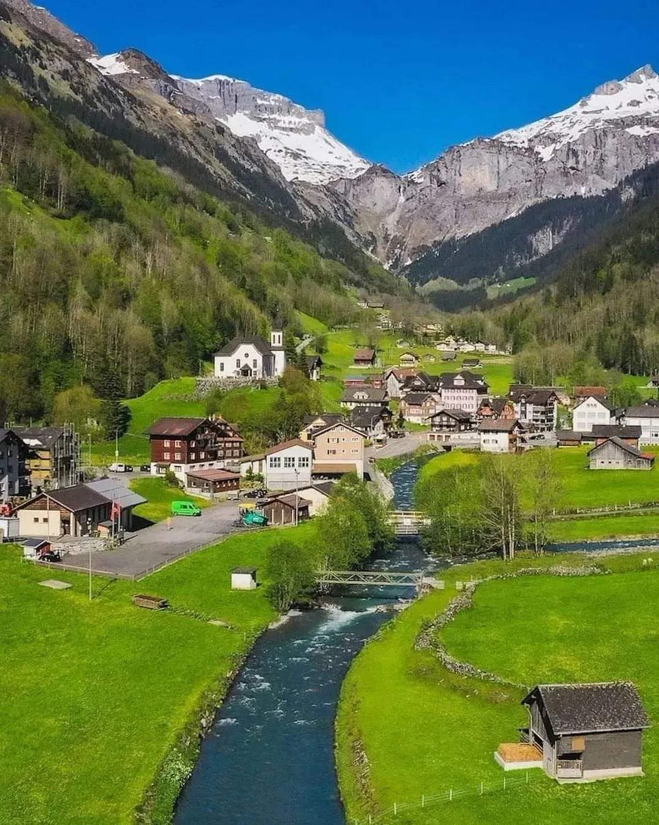 Өглөөний мэнд ээ. Амралтын өдрөө ая тухтай амар тайван сайхан өнгөрүүлээрэй