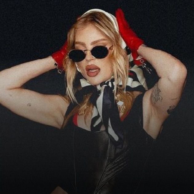 Sonzers seguem Sonzers 

Siga todos que RT e FAV este tweet 
Comentem “sdv”
Siga todos que estiver te seguindo 👍😁
Deem RT para chegar em mais fãs da lourinha✨

#followtrick #sonzers #fãclube #follow #follow4follow #seguedevolta #sdv