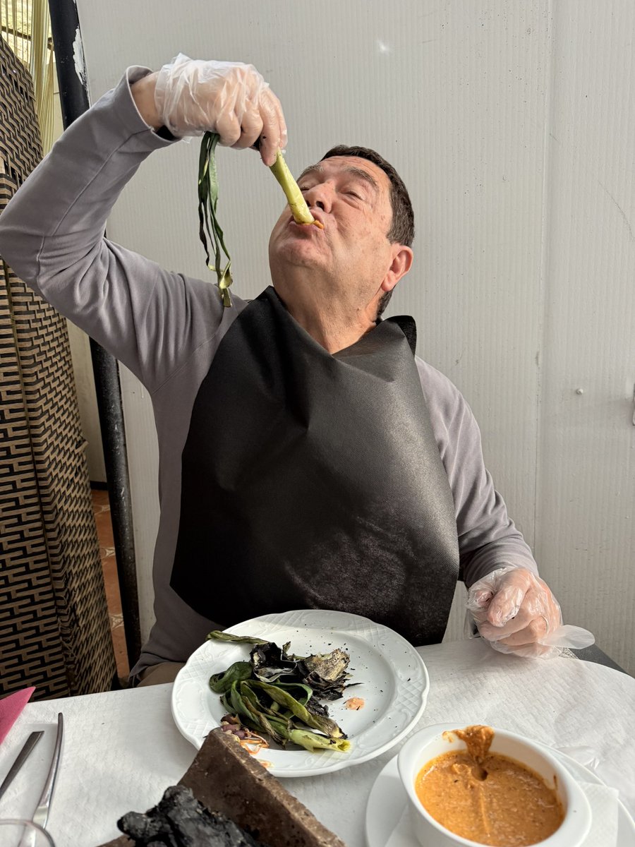 vfuertesj's tweet photo. Calçotada https://t.co/EycmKKnbRJ