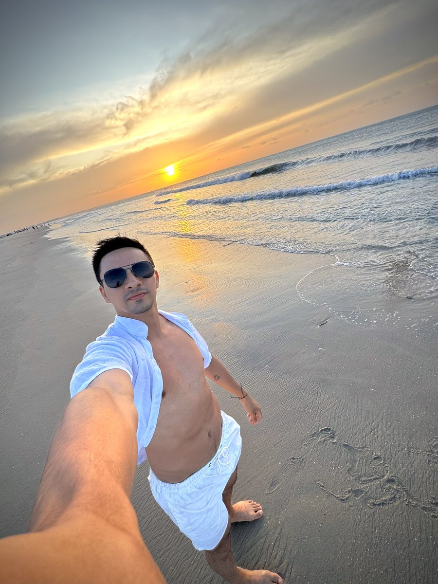 RaulAdalid's tweet image. Soy muy feliz con el mar y el atardecer