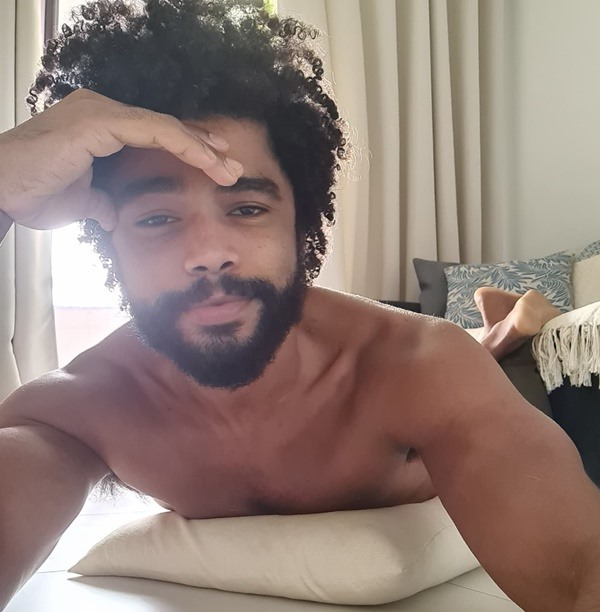 sitepopmais's tweet photo. Viraliza na web cena de sexo gay de Diogo Almeida, participante do BBB25; veja vídeo https://t.co/5q4wdc76WM