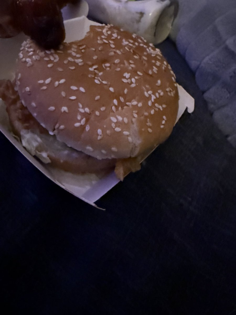 FlashRattle's tweet photo. @UberEats shocking customer service!
Food turned up cold and inedible
You said you will pass on the feedback

You forgot to refund me??

Never happens when @Deliveroo offers their great service

#filth https://t.co/OWrOk1cfvk