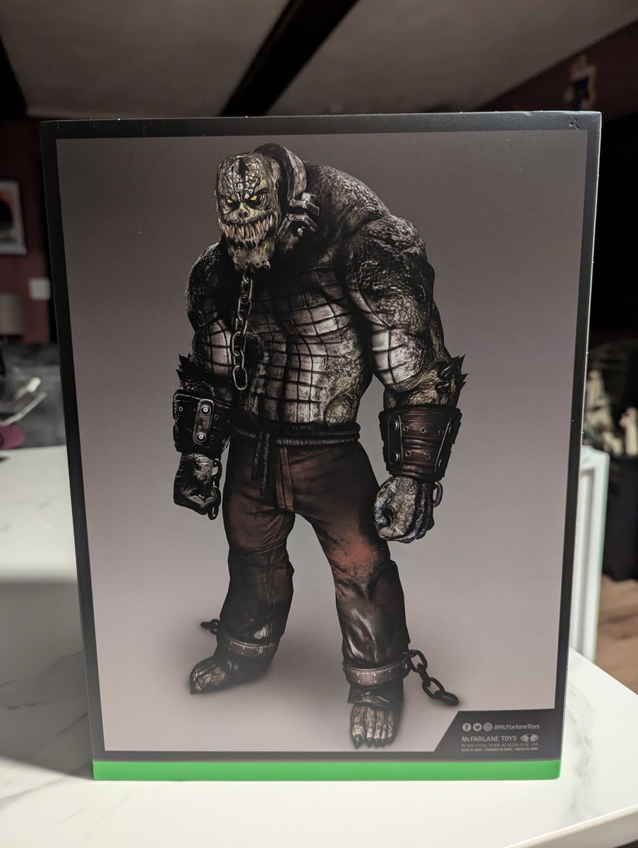 c_b_wonder's tweet image. I had to share this because it's one of the coolest figures that I've ever owned. My buddy Steve got me this awesome #KillerCroc from #Batman #ArkhamAsylum Glow in the Dark Limited Edition figure. This is one of my favorite designs of him and I can't wait to display it 😄