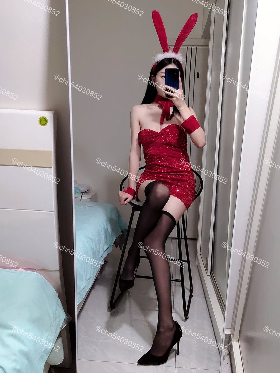 兔女郎还得是红色的
@wqganenshi_ 
@Haosehou
#夫妻交换 #单男 #成都夫妻 #028夫妻 #情侣交换 #3p https://t.co/Cy9zCZcDCP