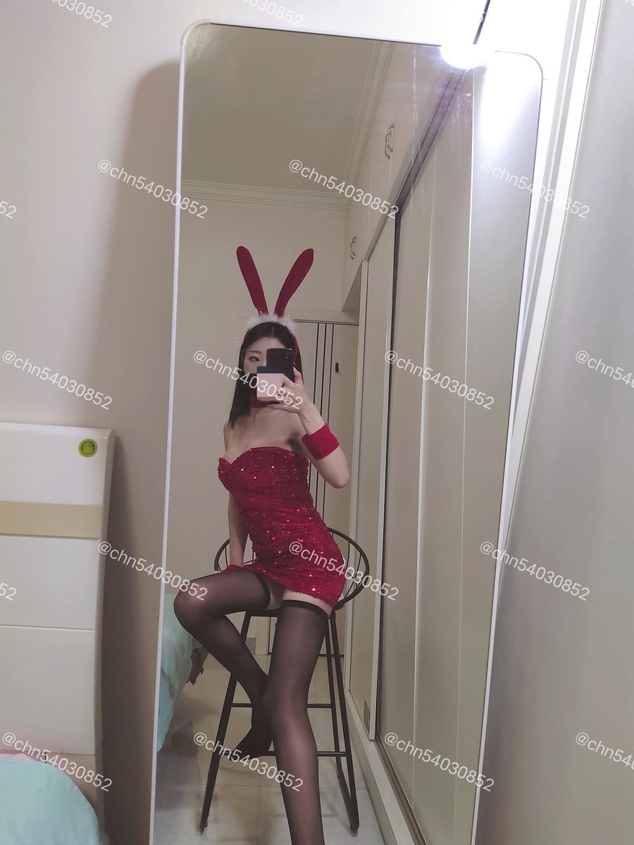 兔女郎还得是红色的
@wqganenshi_ 
@Haosehou
#夫妻交换 #单男 #成都夫妻 #028夫妻 #情侣交换 #3p https://t.co/Cy9zCZcDCP