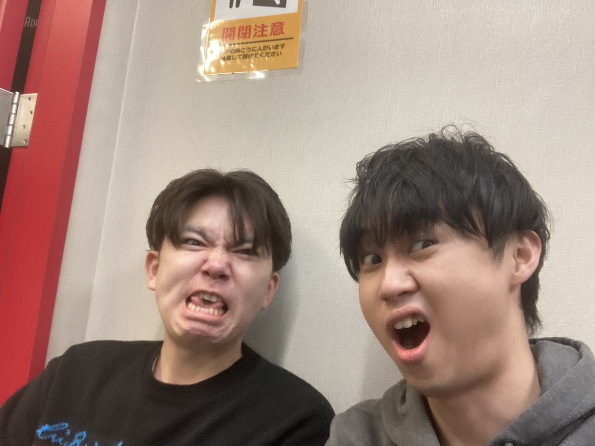 Riichi_Tsumo's tweet photo. もう間も無く〜！
男性実況ツーショット📸

#最高位戦フェス2025 https://t.co/jA4TRtghkc