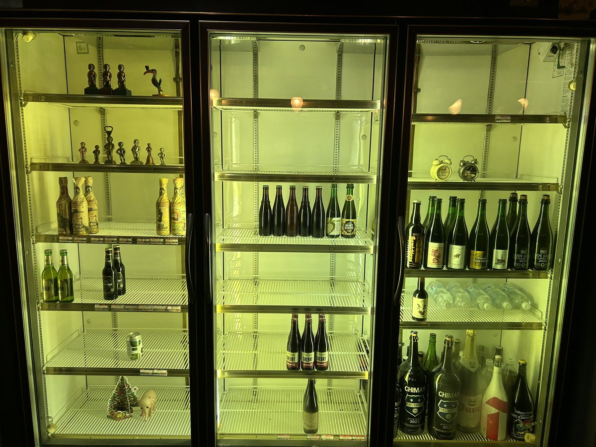 本日最終営業日です

ゲストビールは
⚪️アヘルトリプル

皆様のご協力もあり冷蔵後の在庫もほとんどなくなりました

お食事もプレートのみとなり、なくなり次第持ち込みも可能とします🍱
最後の思い出作りにぜひお越し下さい