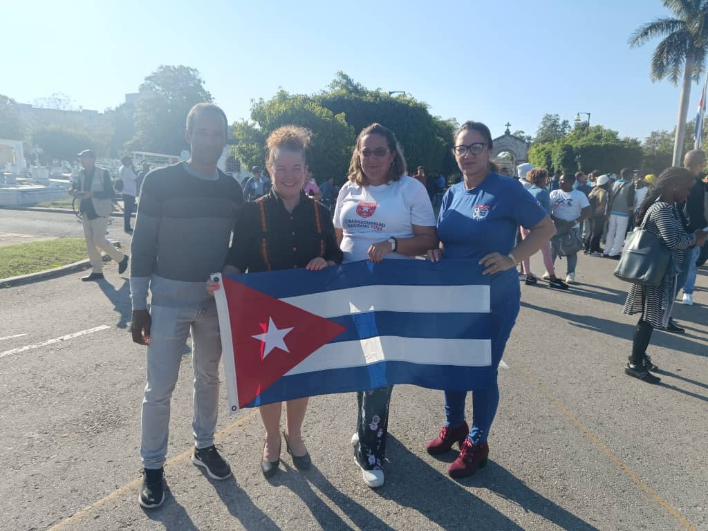 ErlinRondon's tweet photo. Hoy #Cuba rindió homenaje a Celia, la flor más autóctona de la Revolución Cubana, ejemplo de revolucionaria, en nuestro pueblo hay un #EjércitoDeCelias @UlisesGuilarte @CubaCentral https://t.co/IiXqMbN9Y2