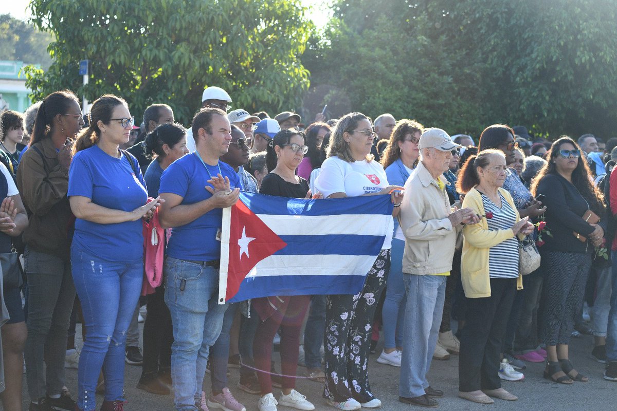ErlinRondon's tweet photo. Hoy #Cuba rindió homenaje a Celia, la flor más autóctona de la Revolución Cubana, ejemplo de revolucionaria, en nuestro pueblo hay un #EjércitoDeCelias @UlisesGuilarte @CubaCentral https://t.co/IiXqMbN9Y2