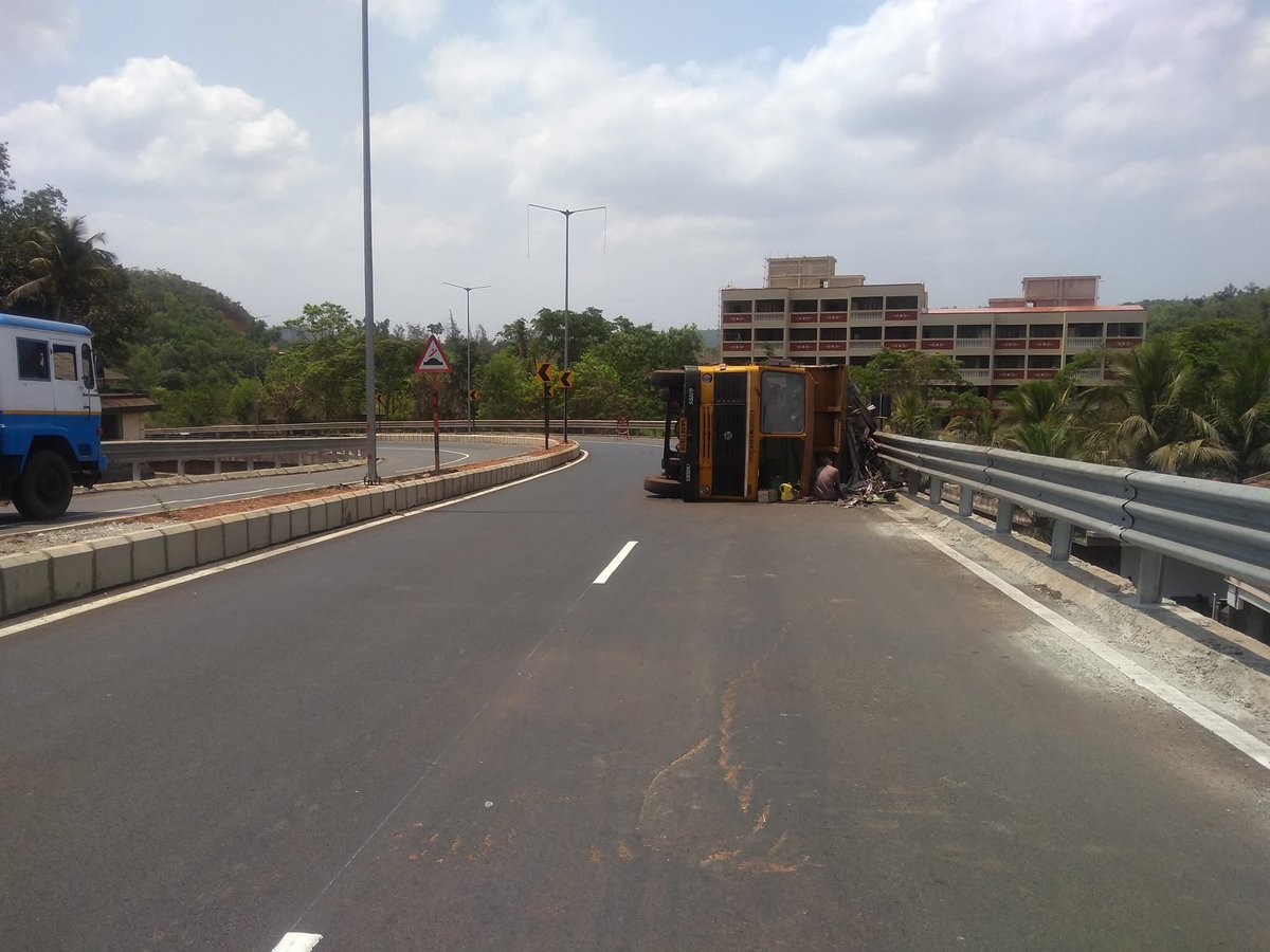 Adv Surel Tilve (@tilvesurel11) on Twitter photo 15+ accidents on same spot till now. <a href="/NHAI_Official/">NHAI</a> there is requirement of serious measures to avert disaster. This is Farmagudi-Dhavali bypass, near Venkatesh Leela Hotel in Bandora Village, Ponda Taluka, Goa.
Request Shri <a href="/nitin_gadkari/">Nitin Gadkari</a> to look into this
<a href="/DrPramodPSawant/">Dr. Pramod Sawant</a> 15+ accidents on same spot till now. <a href="/NHAI_Official/">NHAI</a> there is requirement of serious measures to avert disaster. This is Farmagudi-Dhavali bypass, near Venkatesh Leela Hotel in Bandora Village, Ponda Taluka, Goa.
Request Shri <a href="/nitin_gadkari/">Nitin Gadkari</a> to look into this
<a href="/DrPramodPSawant/">Dr. Pramod Sawant</a>