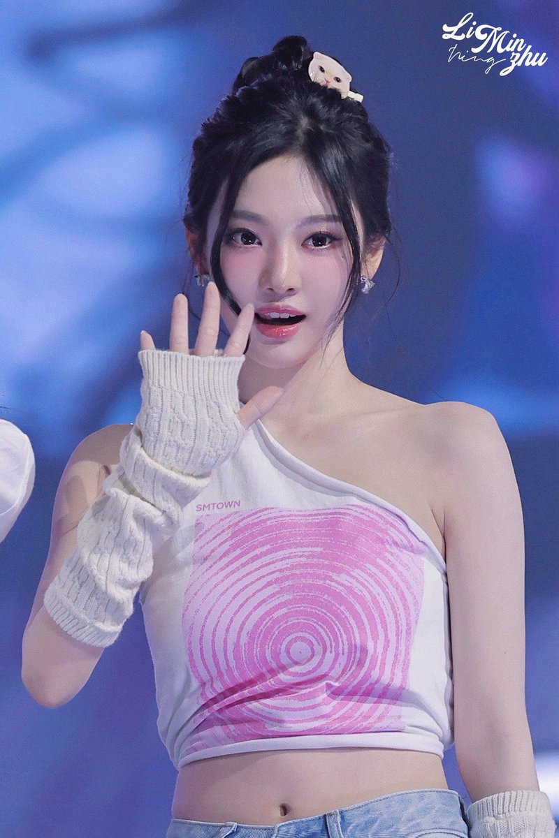 250111 SMTOWN LIVE 2025 

©️weibo.com/p/1008087ccd11…

#NINGNING #닝닝