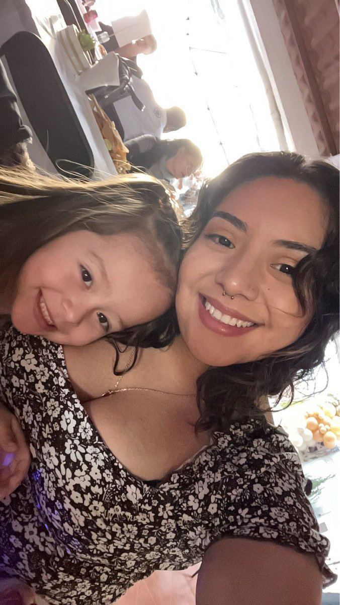 imcalledvalee's tweet image. we are happy happy happy gurls 2.0