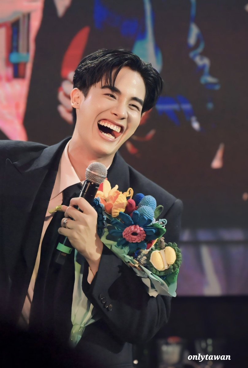 TN_nahae's tweet photo. Thank you for everything that makes him smile.😊💙💐
@Tawan_V 
#Tawan_V
#TayNew1stFMinRome https://t.co/7yZ5uHsCMa