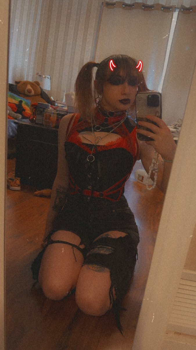 Content from cosplaytrap98