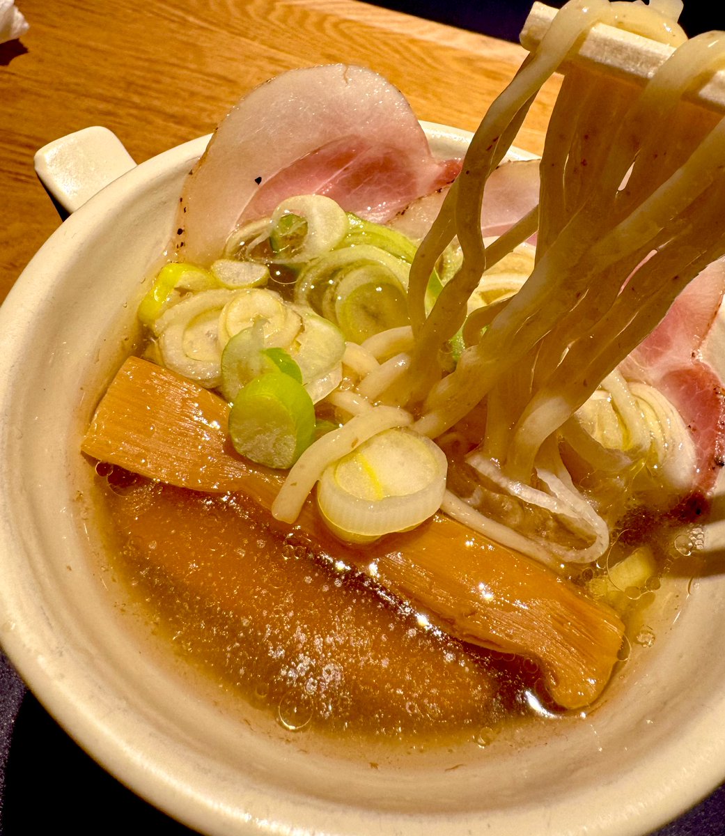 pooooo08o's tweet photo. 貝出汁ラーメンとまぜそば
うんまい😋
#jinmen https://t.co/Z0dsvv0HeS