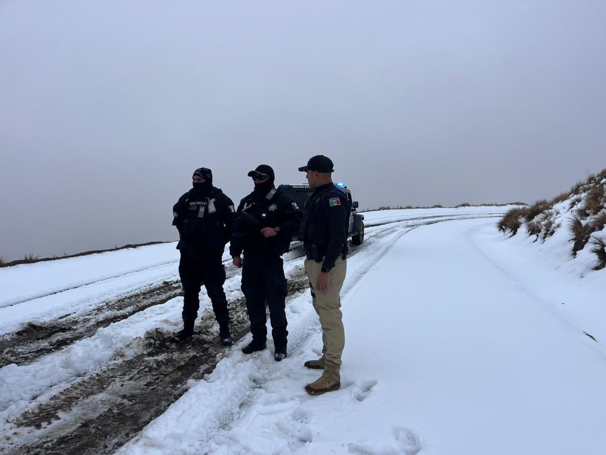 rimoba's tweet photo. ❄️ A tod@s les comunicamos que el camino de acceso al #Xinantécatl (Nevado de Toluca) se encuentra cerrado. 
El acceso solo será permitido hasta el Parque de los Venados. Les sugerimos tomar todas las medidas de seguridad por el frío. ☃️ 

#RicardoMorenoPresidente https://t.co/Pwx3RSEeDX