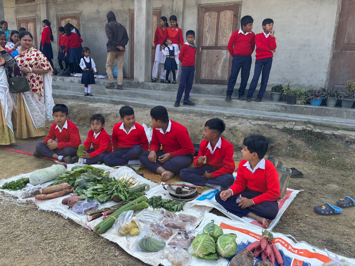 DrNumal's tweet image. Celebrated Bhogali spirit at Shankardev Sishu Niketan’s ‘Bhogali Bazaar’! Homegrown, fertiliser-free produce &amp;amp; lessons in entrepreneurship for kids.

@PMOIndia @CMOfficeAssam 
#BhogaliBihu #BhogaliBazaar #TraditionAndLearning