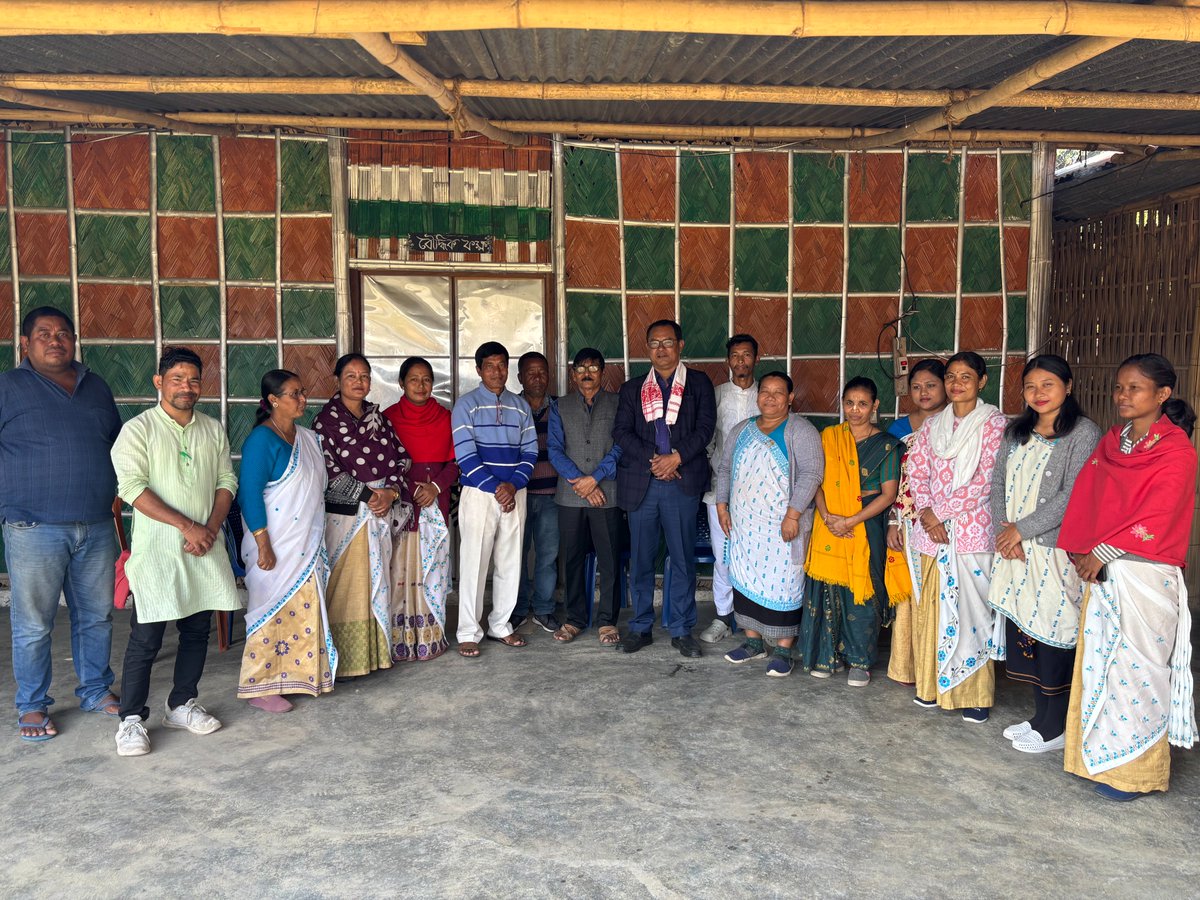 DrNumal's tweet image. Celebrated Bhogali spirit at Shankardev Sishu Niketan’s ‘Bhogali Bazaar’! Homegrown, fertiliser-free produce &amp;amp; lessons in entrepreneurship for kids.

@PMOIndia @CMOfficeAssam 
#BhogaliBihu #BhogaliBazaar #TraditionAndLearning