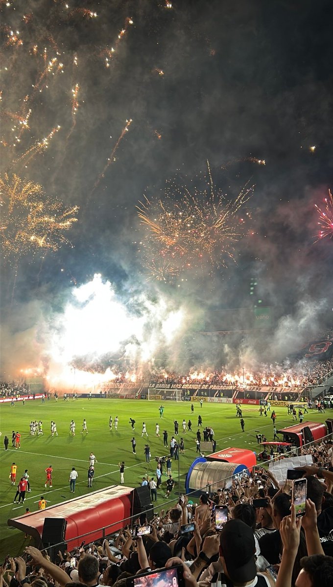 Olimpia79__'s tweet photo. FELIZ DÍA A LA HINCHADA MÁS GRANDE Y POPULAR DE PARAGUAY 🤍🖤🤍 https://t.co/GmEpDChMjY
