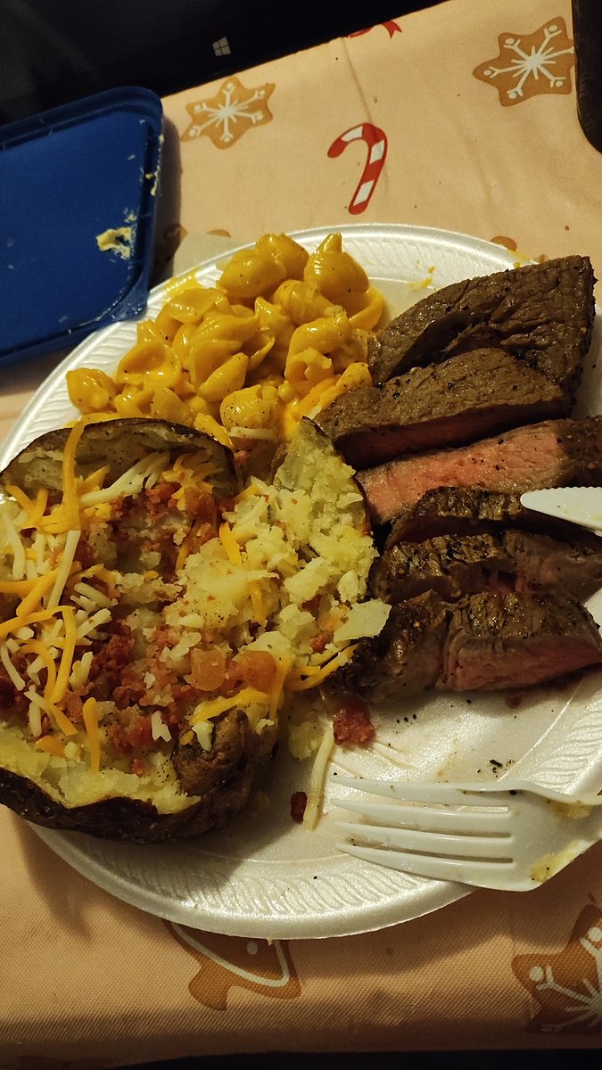 UrNasty69's tweet photo. Dinner for tonight made by yours truly. 🔥🔥 https://t.co/p71QeGdDKB