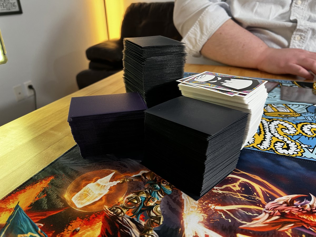 kingdoms_tv's tweet photo. We recorded with the awesome @SaltCityCedh today and had to remind ourselves it’s not the size of the deck that counts, but how you use it…

#island #yathatisland #doublesleeved #triplesleeved https://t.co/CES2SFTtue
