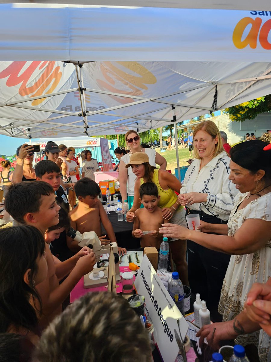 AnaUmpi's tweet photo. Otra tarde hermosa con Operativo Verano 🏖 en la Costanera Este de Santa Fe, con juegos, talleres, sorteos y mucha alegría y participación.
#santafeACA https://t.co/z2wp7rLYlZ