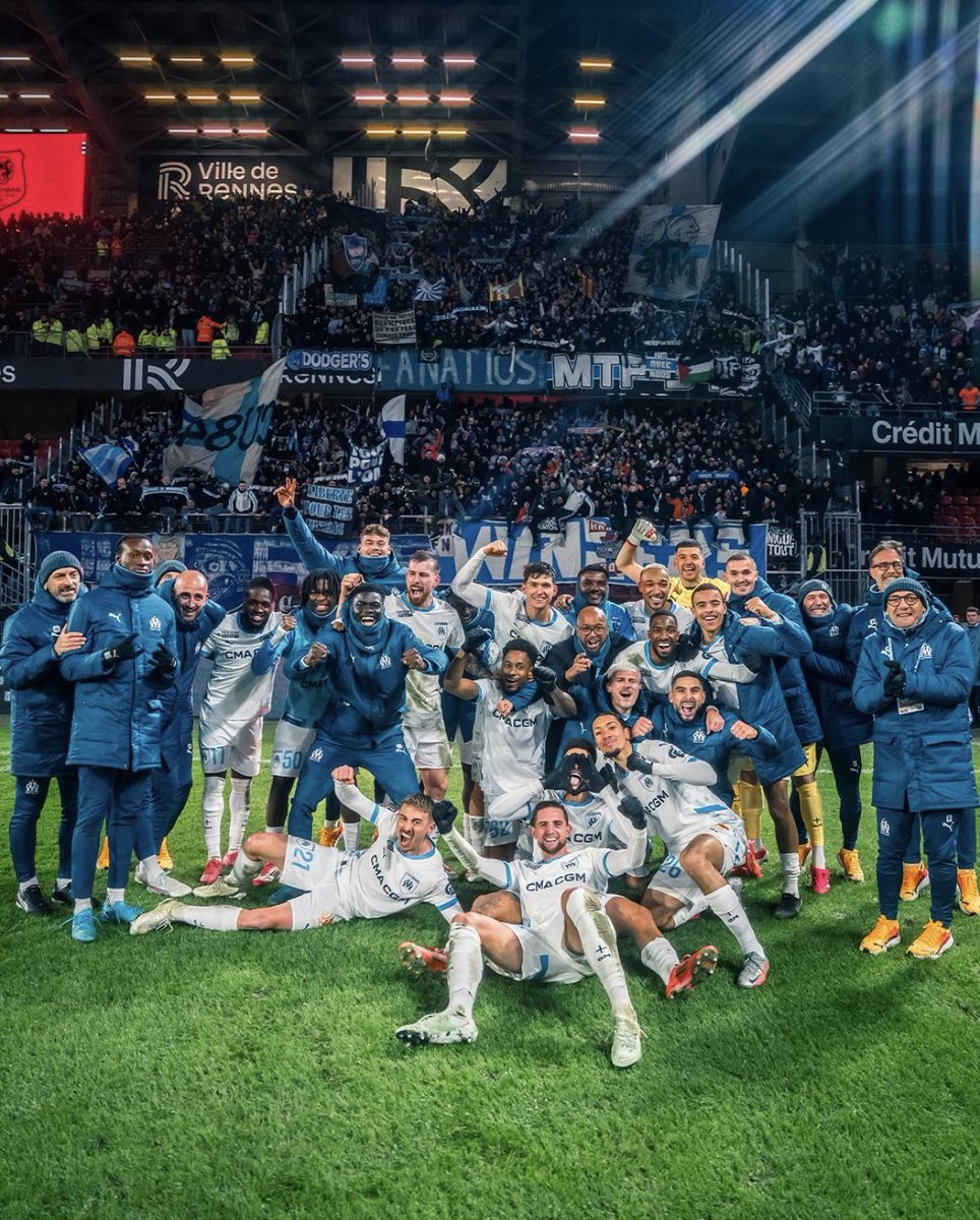 champ1om's tweet photo. La puissance de cette photo 🔵⚪️ https://t.co/Ohejpc7lyh