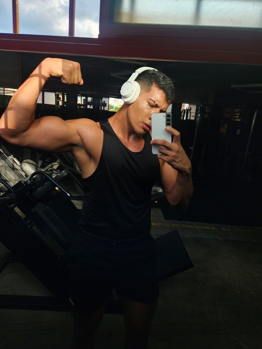 jesus_apdfit's tweet photo. Mientras otros se quejen, toca trabajar para alcanzar el objetivo.

#bga #bucaramanga https://t.co/Vsi0NzSD5O