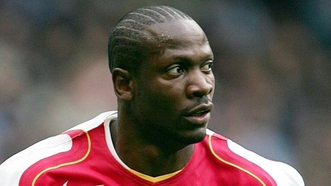 ExtremeFootbal4's tweet photo. The Top 4 Right Backs in Premier League History:  

4. Lauren 
3. Pablo Zabaleta
2. Kyle Walker
1. Gary Neville 
#RightBacks #BestRightBacksinPremierLeagueHistory https://t.co/5u3SVgm9vV