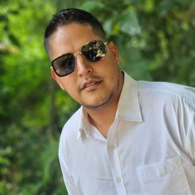 El ciudadano Roalmi Alberto Cabeza Cedeño, cédula de identidad Nro 18.021.776, de 37 años detenido el 09 de enero en el distribuidor Altamira y herido de bala en una pierna en el operativo cuando fue detenida María Corina Machado se encuentra en situación de desaparición forzada.