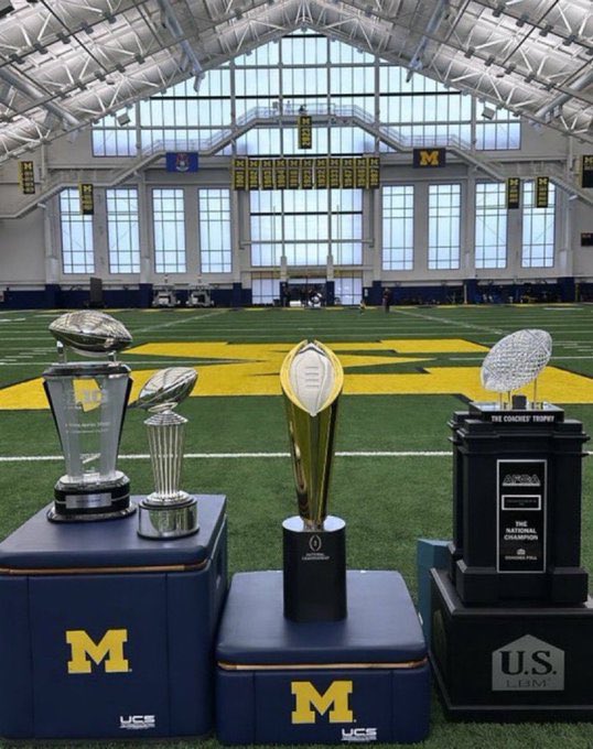 swright_6's tweet photo. @BuckeyesCrootin @DoubleVodkaDon Nah. These banners are already up.
Love the fact buckeye fans try to downplay their last four years against Michigan. Jack Sawyer - 4xL #NoGoldPants4You
The only reason OSU is in the playoffs is because they expanded to 12 teams. #NotTop4 https://t.co/6nLdEa1tUz