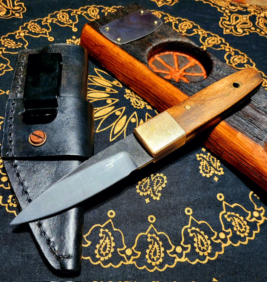 Dozergeist's tweet photo. One off file design #liontribedesigns #customknife #fileknife #knifemaker https://t.co/ZDgPu8dfsC