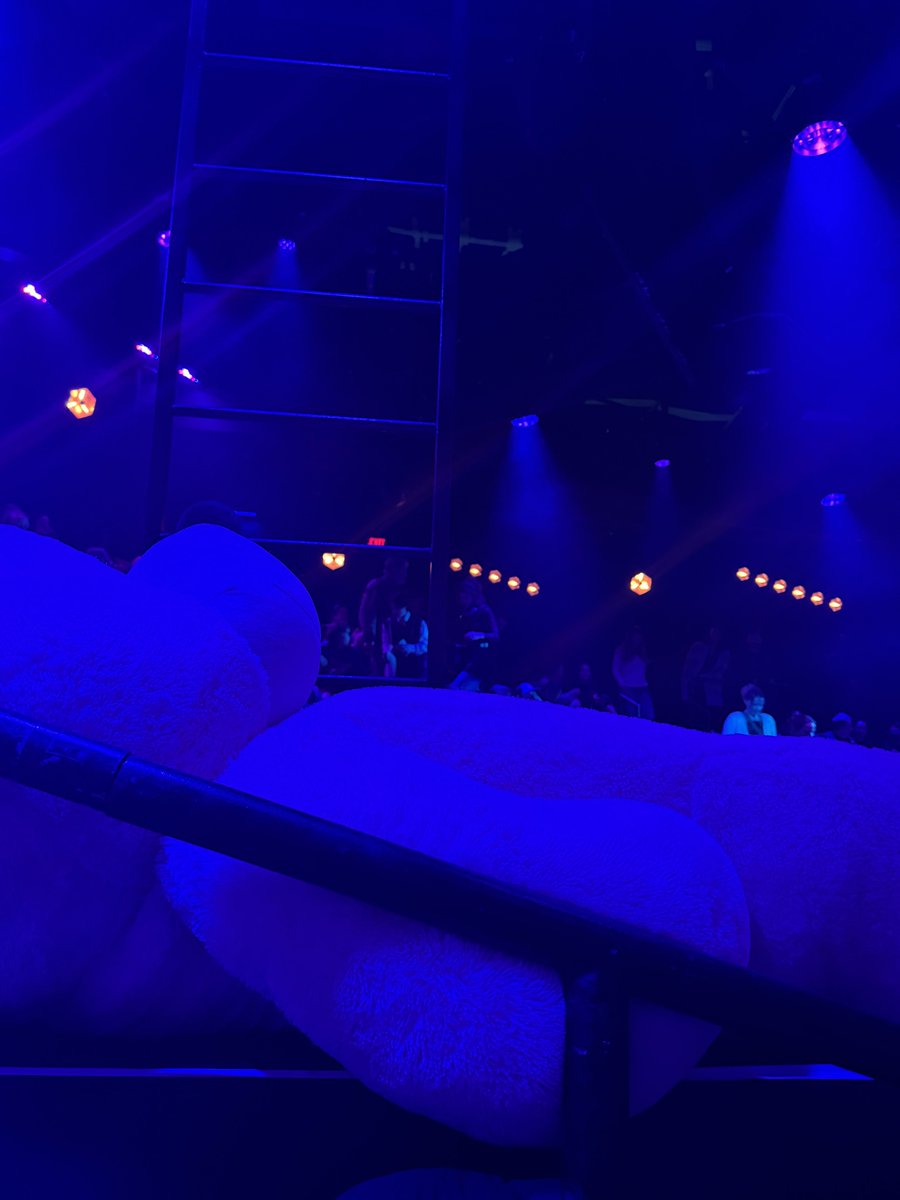 anonymous637272's tweet photo. It was amazing and I was so close to Kit Connor, he basically was in my arm reach, insane https://t.co/91DQjnd5ZC