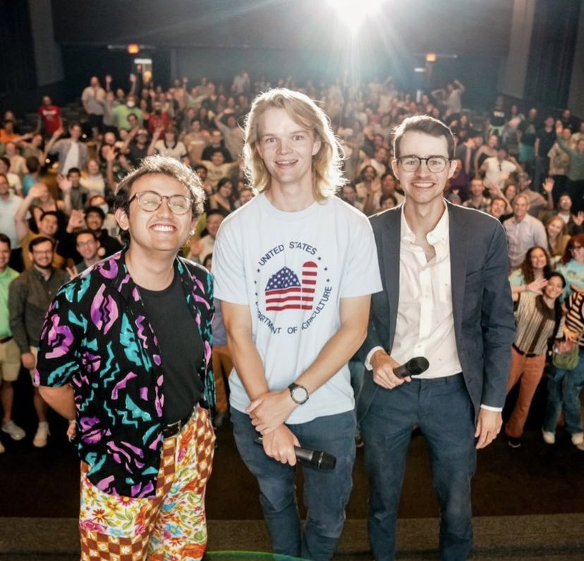 everyone migrating here from my ex dsmp twitter account should totally watch jet lag the game.  you will not regret it i promise you.  just look at them ! you totally wanna go and support their silly little channel and subscribe to nebula to fund their silly seasons