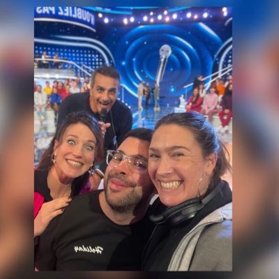 Charbit96's tweet photo. #NouvellePhotoDeProfil 

Quand tu as la chance d’aller sur le plateau de l’émission que tu aimes https://t.co/7FRyKrsxkM