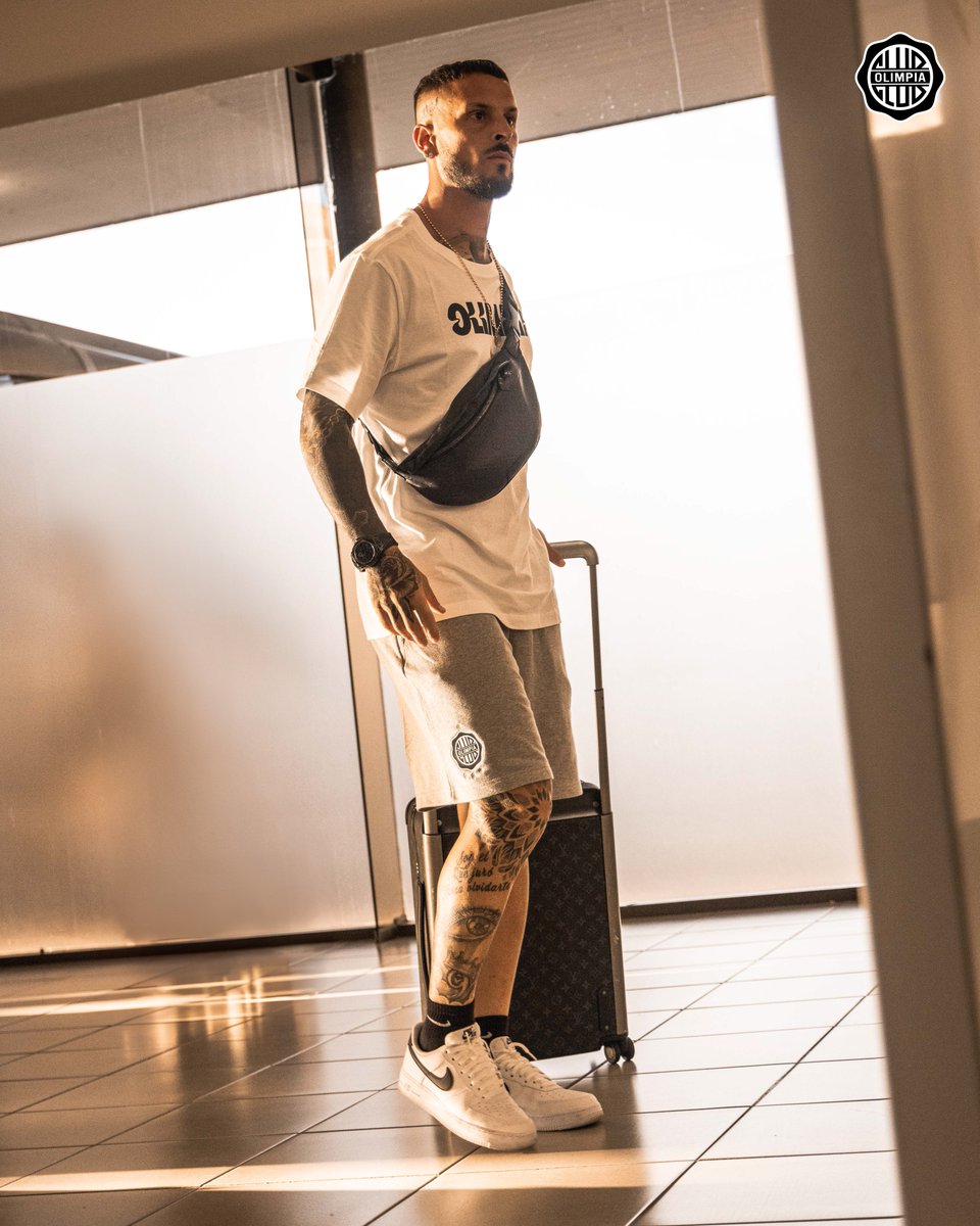 elClubOlimpia's tweet photo. 🤩 ¡Estamos en Montevideo, Uruguay! 🇺🇾 https://t.co/KEeRtiTEo0