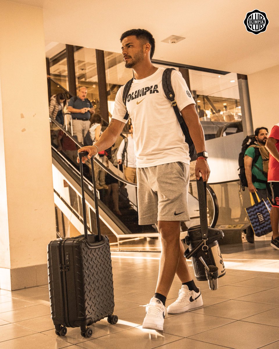 elClubOlimpia's tweet photo. 🤩 ¡Estamos en Montevideo, Uruguay! 🇺🇾 https://t.co/KEeRtiTEo0