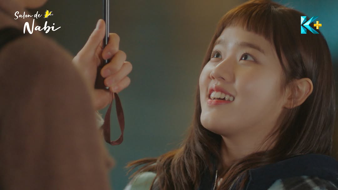MomijiCrimson's tweet photo. K-PLUS
Getting out of an awkward phase with someone is just like waiting for your short hair to grow out of its awkward length. After which, things will get better 🥰#SalondeNabi

#flyhighbutterfly #kimhyanggi #choidaniel #ohyoonah #parkjungwoo #moontaeyoo #날아올라라나비 #김향기 https://t.co/xzs0CyIBoX