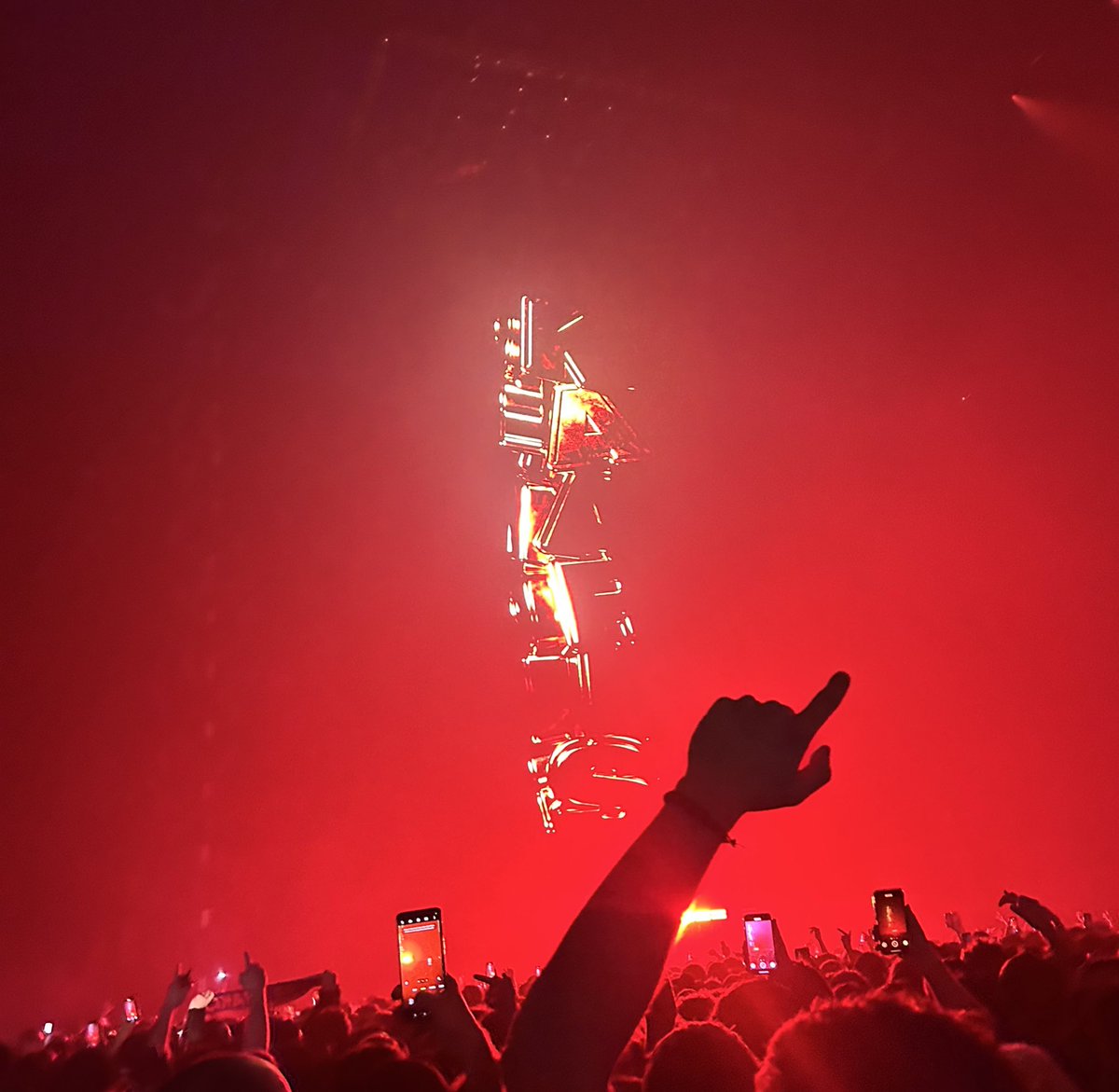 mini Thread de pourquoi le concert de Kaaris à La Défense était très mauvais comparé à Bercy..